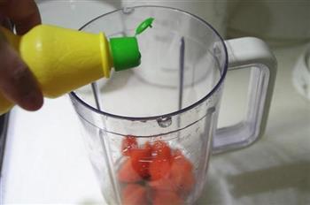 鲜榨胡萝卜汁的做法步骤3