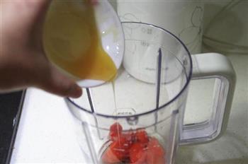 鲜榨胡萝卜汁的做法图解4