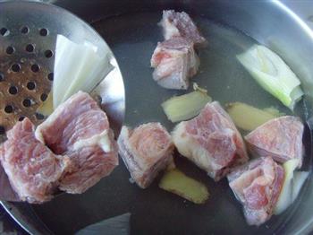 参芪羊肉汤的做法步骤2