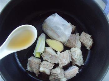 参芪羊肉汤的做法步骤3