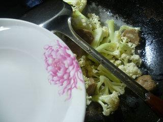 牛肉丸炒花菜的做法步骤6