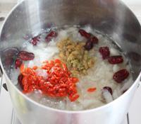桂花红枣银耳雪梨汤的做法步骤9