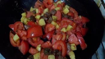 西红柿土豆烧牛肉的做法步骤6