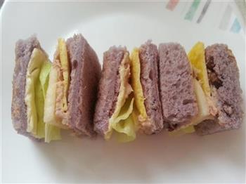 黑米金枪鱼三明治的做法步骤4