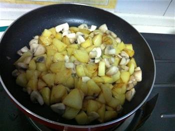香煎土豆蘑菇的做法步骤7
