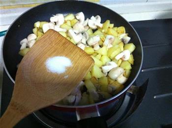 香煎土豆蘑菇的做法步骤8