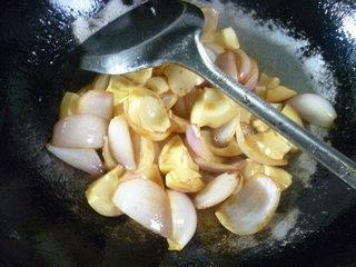 洋葱炒鸡蛋白的做法步骤10
