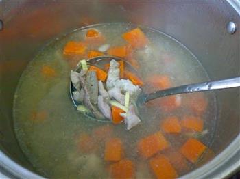 红萝卜猪肝汤的做法步骤4