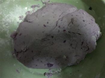 桂花紫薯黑芝麻汤圆的做法步骤3