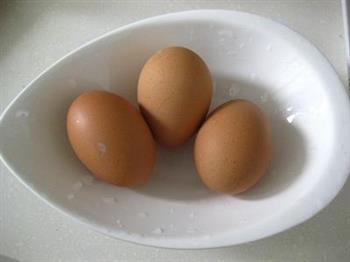 拔丝鸡蛋的做法图解1
