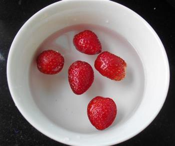 草莓山楂茶的做法步骤2
