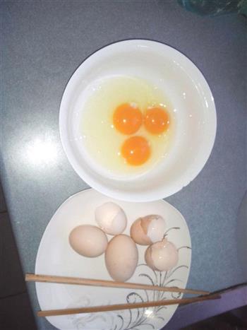 香菇炒鸡蛋的做法步骤2