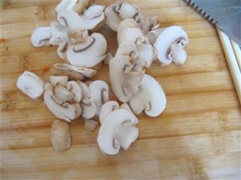 蘑菇蔬菜汤面的做法步骤4