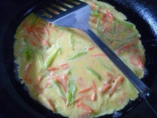 青椒胡萝卜鸡蛋饼的做法步骤8