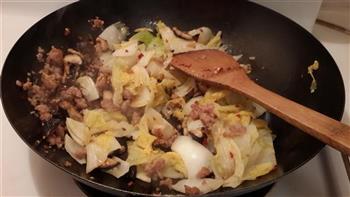 酸白菜香菇炒肉泥的做法步骤4