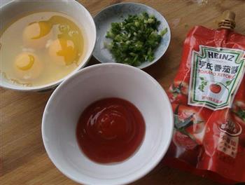 番茄酱浇汁鸡蛋的做法步骤1