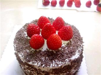 6寸草莓黑森林蛋糕的做法图解6