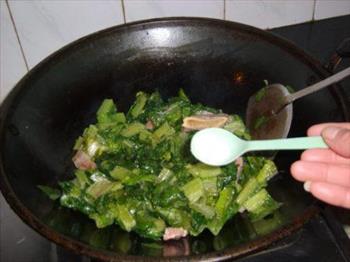 莴笋叶菜饭的做法步骤4