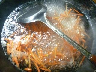 胡萝卜炒莴笋的做法图解4