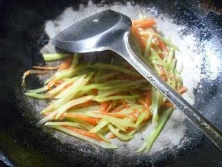 胡萝卜炒莴笋的做法步骤9