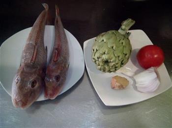 红头鱼煮朝鲜蓟的做法图解1