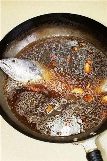 金蒜烧米鱼的做法图解6