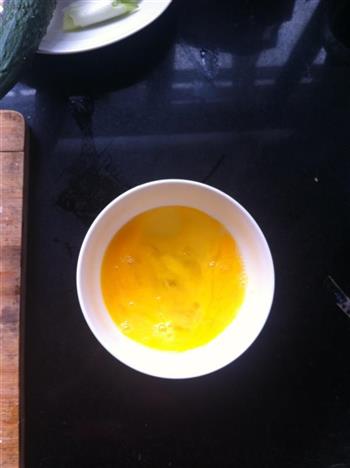 黄瓜炒鸡蛋的做法图解2