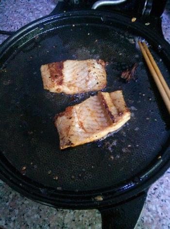 电饼铛烤鱼的做法步骤2