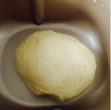 蜜豆牛奶面包的做法步骤3