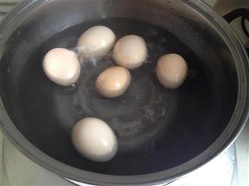 水煮鸡蛋的做法图解4