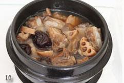 鲜藕红枣排骨汤的做法步骤10