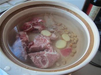 白萝卜瑶柱煲猪骨汤的做法步骤4