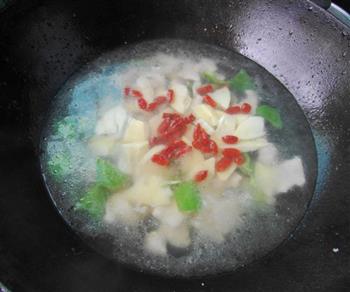春笋枸杞瘦肉汤的做法步骤7