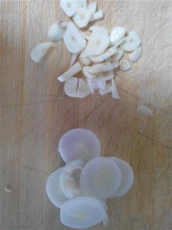 芹菜炒土豆片的做法步骤3