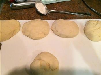 幸福豆沙面包圈的做法步骤8