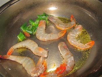 小白菜炖粉条虾的做法步骤3