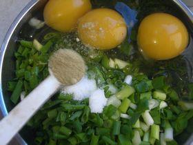 艾草煎蛋的做法步骤5