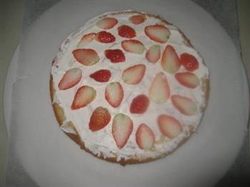 杏仁奶油草莓蛋糕的做法步骤7