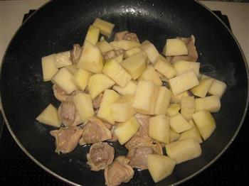 土豆炖鸡胗的做法步骤5