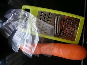 手工胡萝卜面的做法步骤1