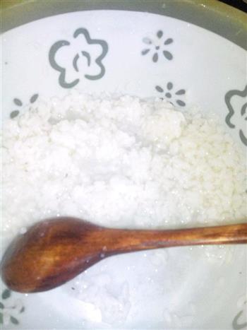 自制大米锅巴的做法步骤1
