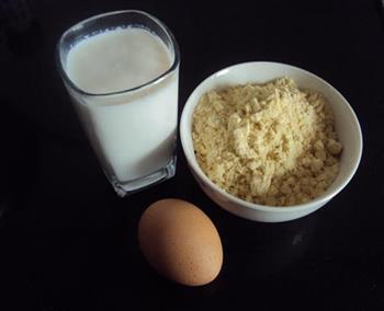 奶香玉米蛋饼的做法步骤1