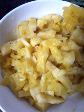 菠萝糯米饭的做法步骤1