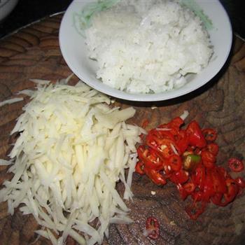 土豆丝咖喱饭的做法步骤2