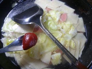 火腿肠圆白菜面片汤的做法步骤10