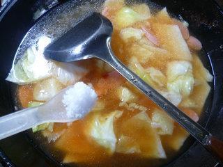 火腿肠圆白菜面片汤的做法步骤11