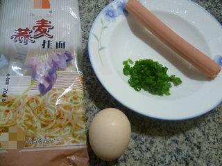 火腿肠蛋花荞麦面的做法步骤1
