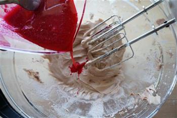 红丝绒纸杯蛋糕的做法步骤7