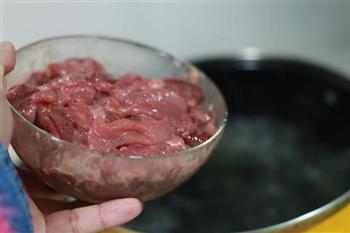 枸杞叶猪肝瘦肉汤的做法步骤6