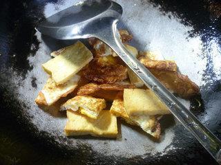 煎豆腐烧荷叶蛋的做法步骤4